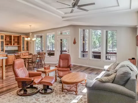 1879 Iron Wheel Ct, La Pine, OR 97739 photo 4