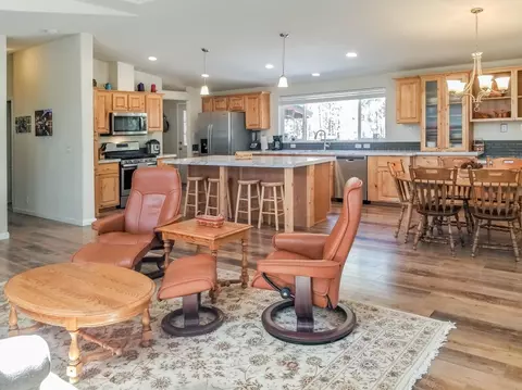 1879 Iron Wheel Ct, La Pine, OR 97739 photo 5