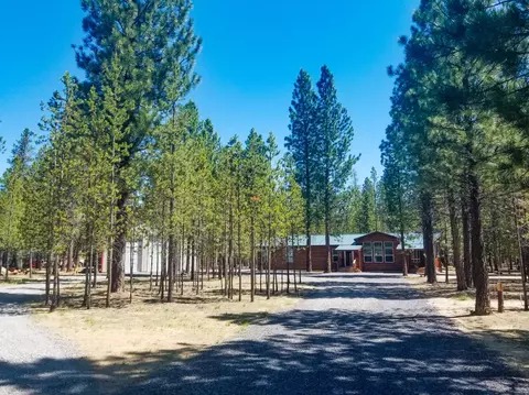 1879 Iron Wheel Ct, La Pine, OR 97739 photo 2