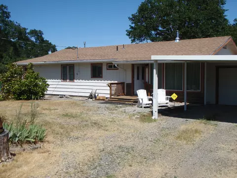 6362 Harold Rd, Central Point, OR 97502