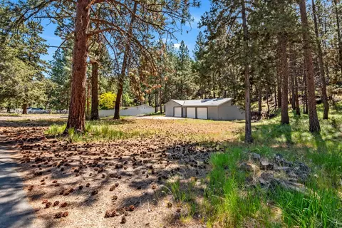 19943 Ashwood Dr, Bend, OR 97702