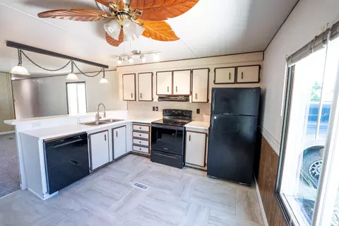 3431 S Pacific Hwy Hwy #SPC 18, Medford, OR 97501