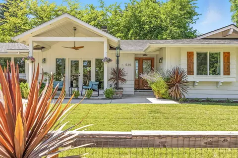 535 N Oregon St, Jacksonville, OR 97530