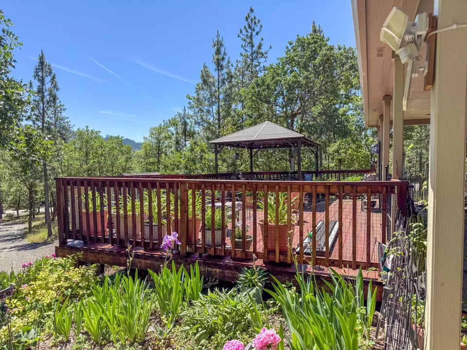 Exterior - 2080 Swingle Rd, Trail, OR 97541 photo 3 of 12