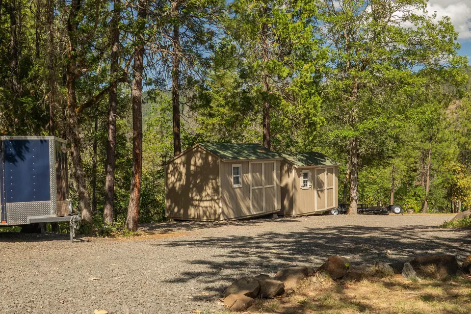 Exterior - 2080 Swingle Rd, Trail, OR 97541 photo 10 of 12