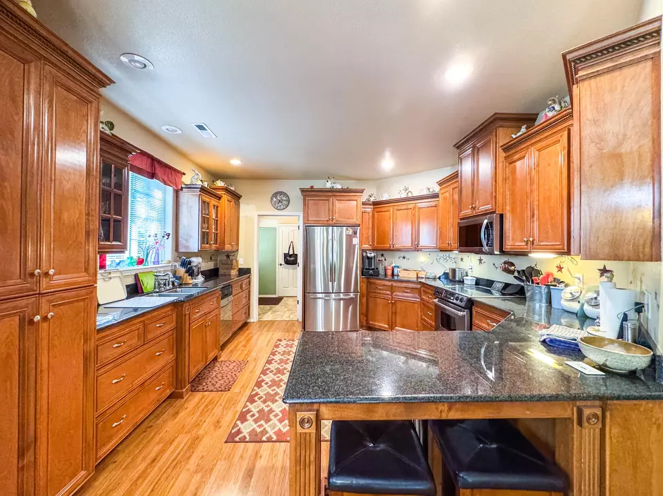 Kitchen - 2080 Swingle Rd, Trail, OR 97541 photo 1 of 2