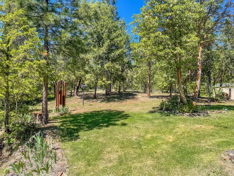 Exterior - 2080 Swingle Rd, Trail, OR 97541 photo 2 of 12