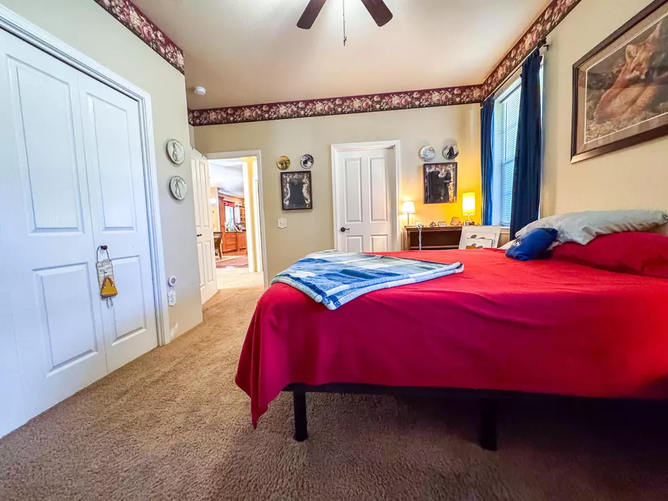 Bedroom - 2080 Swingle Rd, Trail, OR 97541 photo 2 of 4