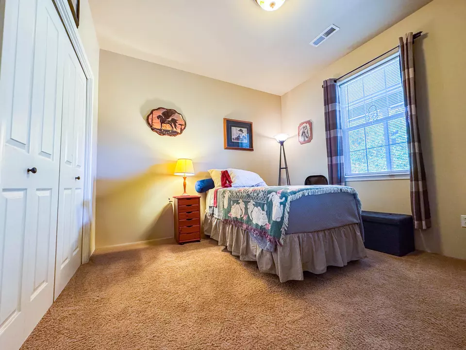 Bedroom - 2080 Swingle Rd, Trail, OR 97541 photo 3 of 4