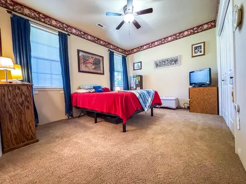 Bedroom - 2080 Swingle Rd, Trail, OR 97541 photo 1 of 4