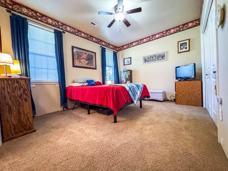 Bedroom - 2080 Swingle Rd, Trail, OR 97541 photo 1 of 4