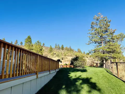 10799 Pat Dr, Klamath Falls, OR 97601