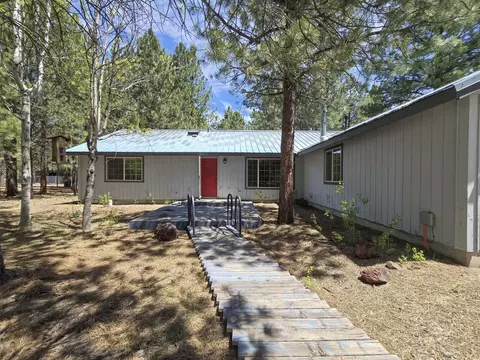 51814 Black Pine Way, La Pine, OR 97739
