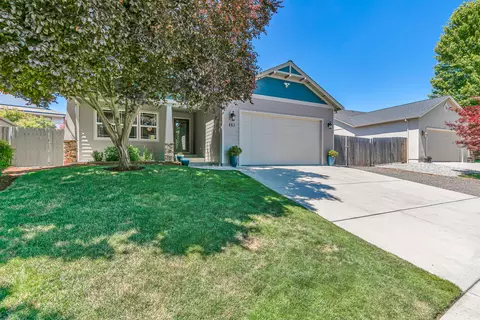 483 Sienna Hills Dr, Eagle Point, OR 97524