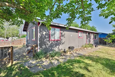 8275 Kimberly Ct, White City, OR 97503