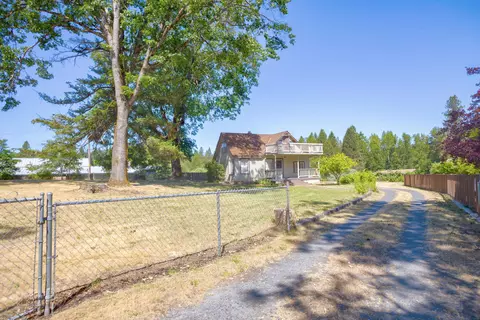 5480 Redwood Ave, Grants Pass, OR 97527