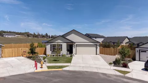 3562 NW 9th Ct, Redmond, OR 97756