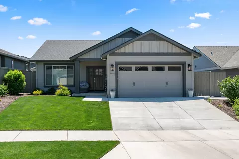 3952 Arizona Dr, Medford, OR 97504