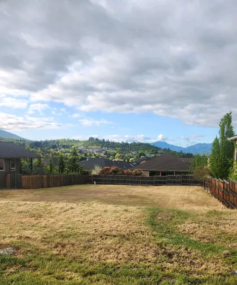 4374 Vista Pointe Dr, Medford, OR 97504