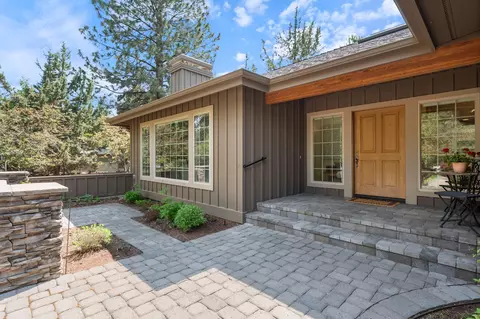3013 NW Melville Dr, Bend, OR 97703