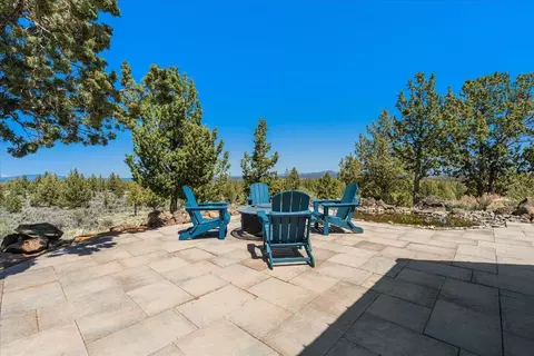 Exterior - 65580 Sisemore Rd, Bend, OR 97703 photo 16 of 21