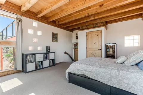 Bedroom - 65580 Sisemore Rd, Bend, OR 97703 photo 6 of 8