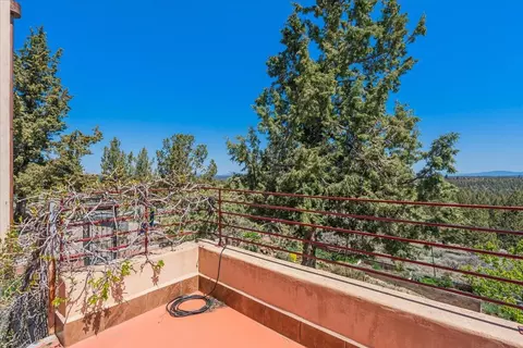 Exterior - 65580 Sisemore Rd, Bend, OR 97703 photo 10 of 21