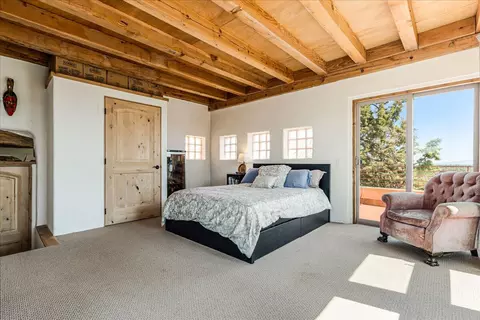 Bedroom - 65580 Sisemore Rd, Bend, OR 97703 photo 5 of 8