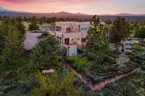 65580 Sisemore Rd, Bend, OR 97703