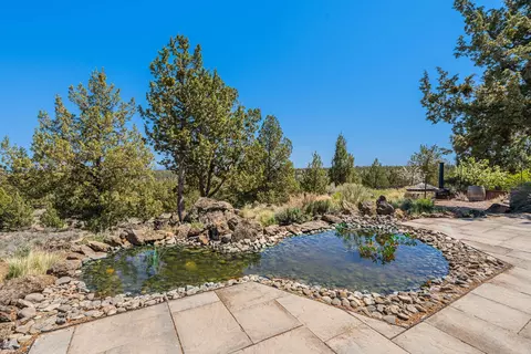 Exterior - 65580 Sisemore Rd, Bend, OR 97703 photo 18 of 21