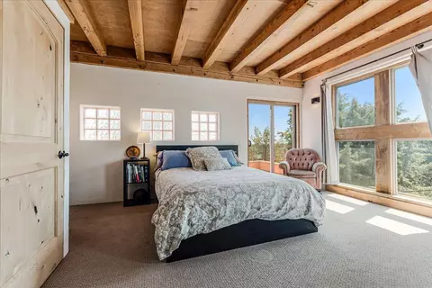 Bedroom - 65580 Sisemore Rd, Bend, OR 97703 photo 4 of 8