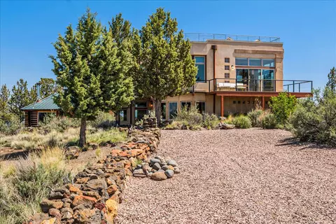 Exterior - 65580 Sisemore Rd, Bend, OR 97703 photo 4 of 21