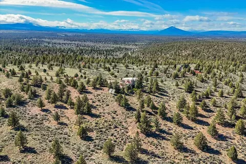 View/Area - 65580 Sisemore Rd, Bend, OR 97703 photo 4 of 5