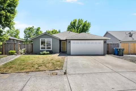 414 Westminster Dr, Eagle Point, OR 97524 photo 2
