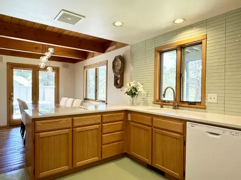 17692 Rogue Ln, Sunriver, OR 97707 photo 12