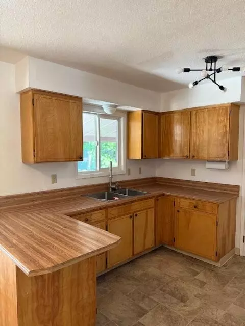 Kitchen - 236 S Caves Ave, Cave Junction, OR 97523 photo 1 of 4