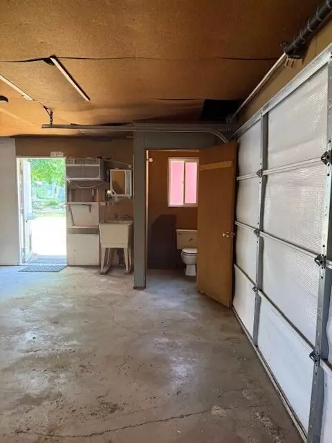Bath - 236 S Caves Ave, Cave Junction, OR 97523 photo 3 of 4