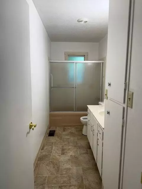 Bath - 236 S Caves Ave, Cave Junction, OR 97523 photo 1 of 4