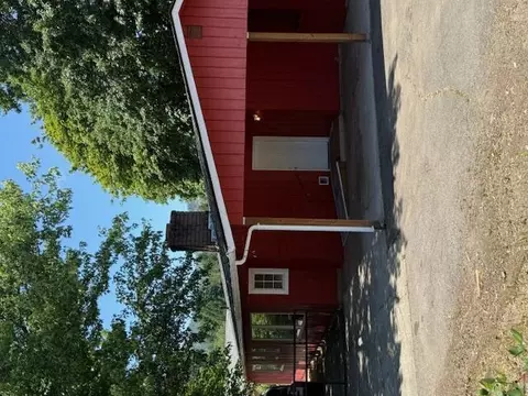 236 S Caves Ave, Cave Junction, OR 97523
