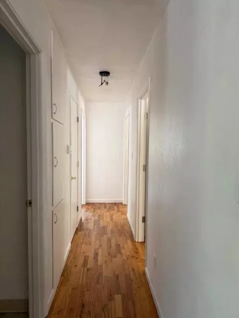 Entry Way - 236 S Caves Ave, Cave Junction, OR 97523 photo 2 of 2