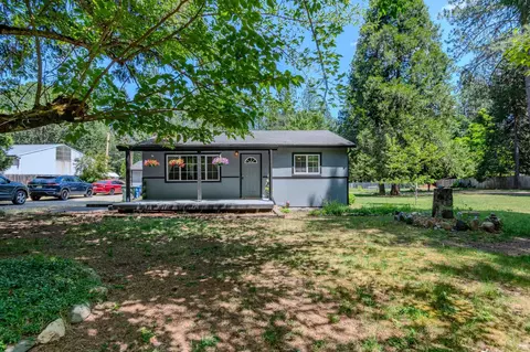 8852 W Evans Creek Rd, Rogue River, OR 97537