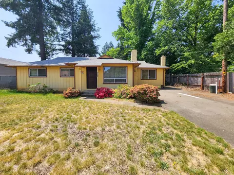 217 W Watkins St, Cave Junction, OR 97523