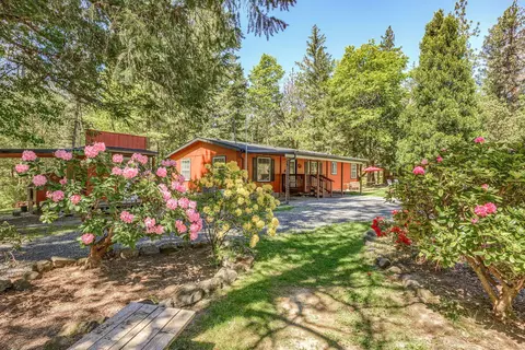 7211 W Evans Creek Rd, Rogue River, OR 97537