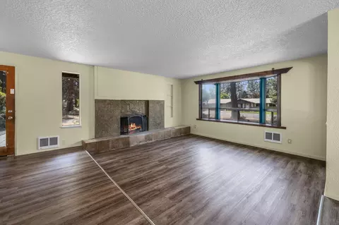 21024 Denning Dr, Bend, OR 97702 photo 8