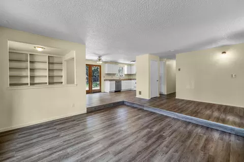 21024 Denning Dr, Bend, OR 97702 photo 9