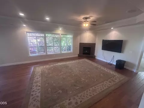 Living - 1280 Marcy Loop Rd, Grants Pass, OR 97527 photo 2 of 6