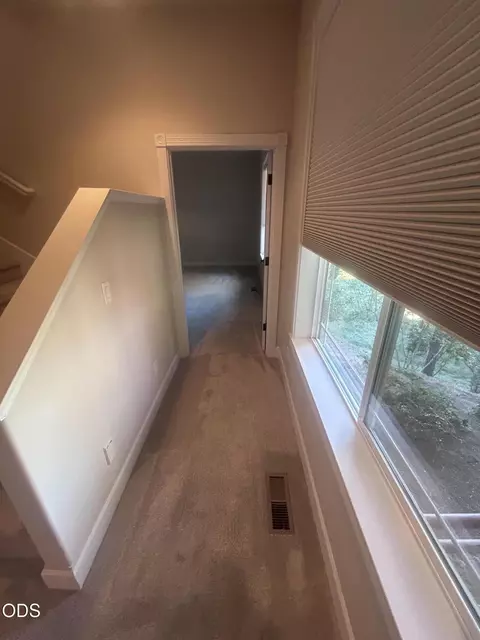 Entry Way - 1280 Marcy Loop Rd, Grants Pass, OR 97527 photo 3 of 3