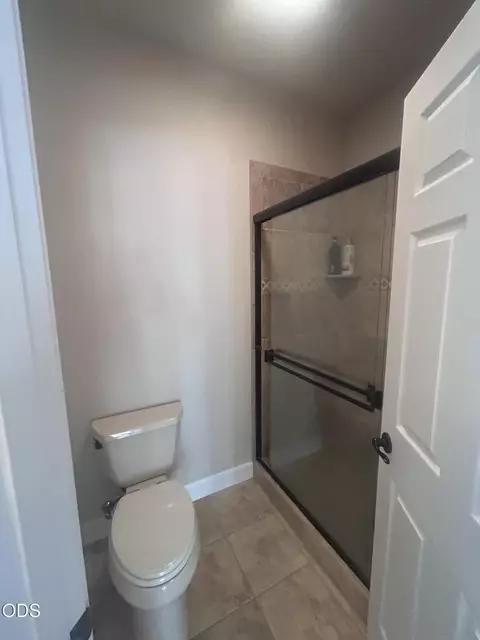Bath - 1280 Marcy Loop Rd, Grants Pass, OR 97527 photo 3 of 6