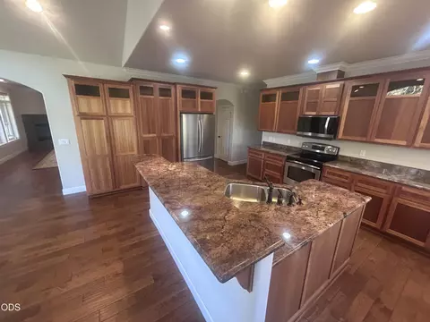 Kitchen - 1280 Marcy Loop Rd, Grants Pass, OR 97527 photo 1 of 2