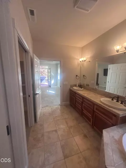 Bath - 1280 Marcy Loop Rd, Grants Pass, OR 97527 photo 2 of 6